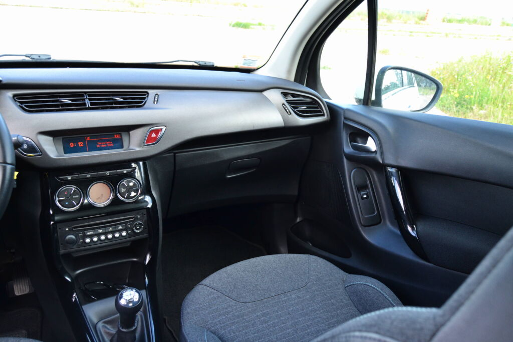 Citroen C3 PURETECH COLLECTION 2015 - Image 14