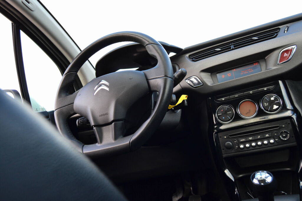 Citroen C3 PURETECH COLLECTION 2015 - Image 15