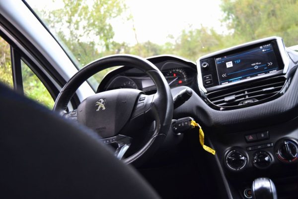 Peugeot 208 PURETECH STYLE 2018 - Image 19