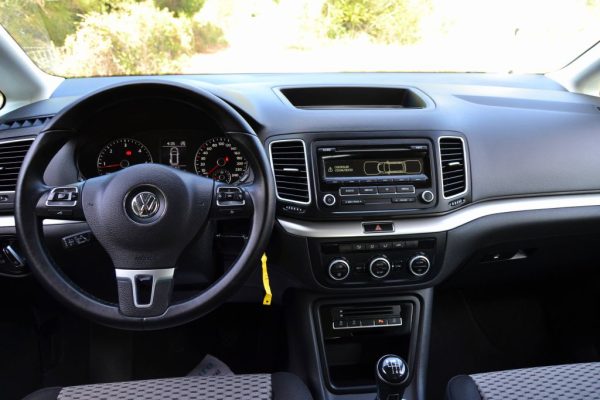 VW Sharan 2.0 TDI TRENDLINE 2015 - Image 12