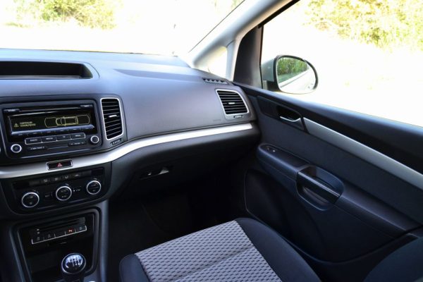 VW Sharan 2.0 TDI TRENDLINE 2015 - Image 13