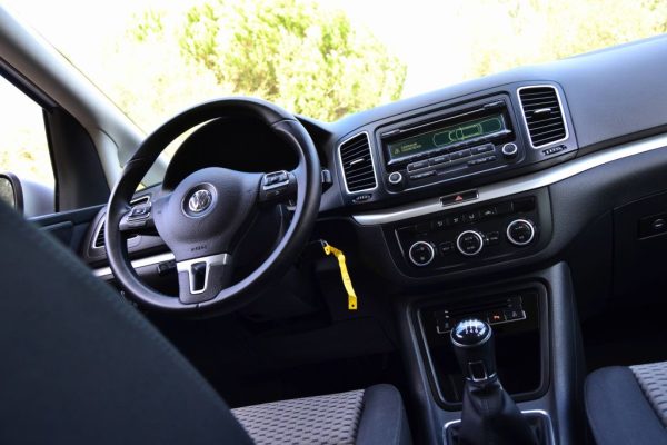 VW Sharan 2.0 TDI TRENDLINE 2015 - Image 14