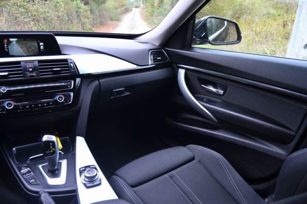 BMW 318D Gran Turismo LINE SPORT AUTO 2016 - Image 12