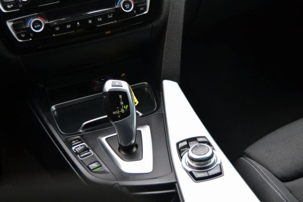 BMW 318D Gran Turismo LINE SPORT AUTO 2016 - Image 16
