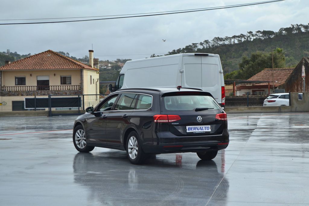 VW Passat Variant TDI Business DSG 2019 - Image 7