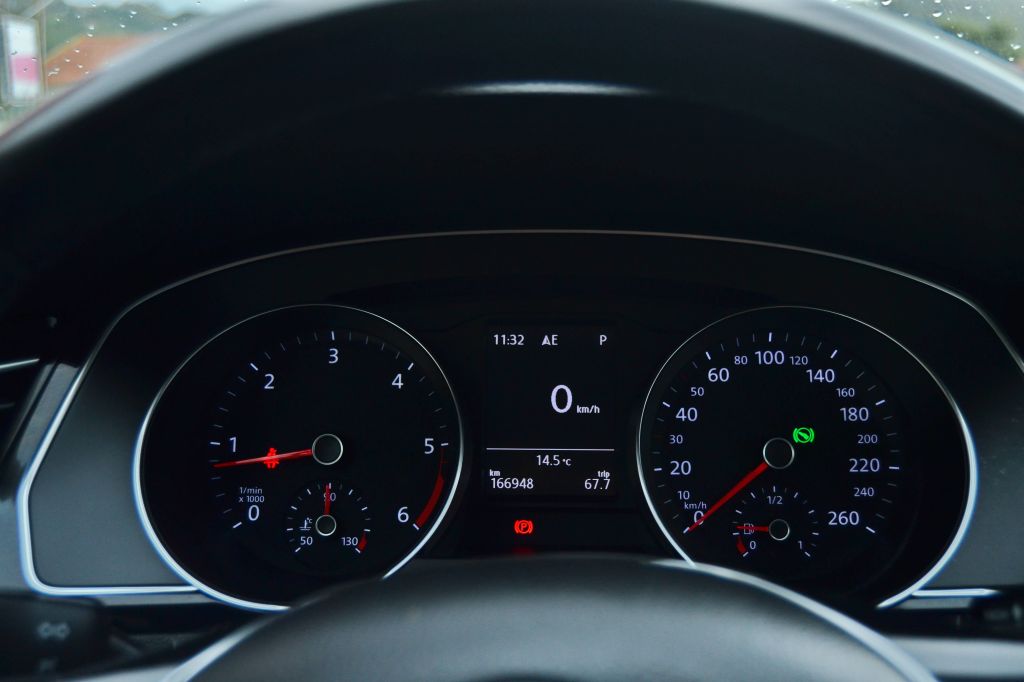 VW Passat Variant TDI Business DSG 2019 - Image 20