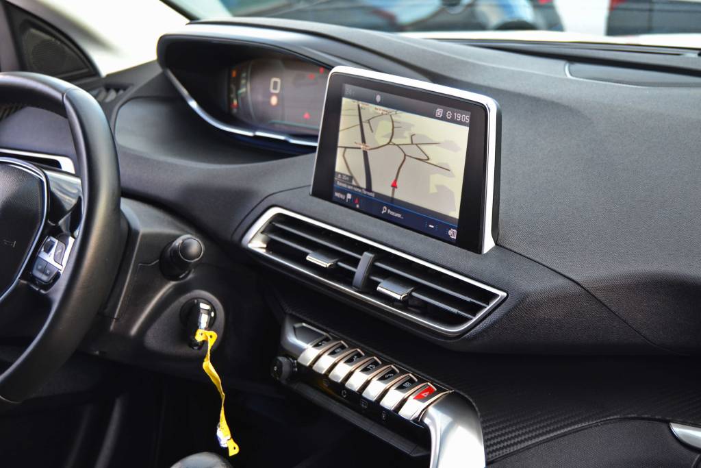 PEUGEOT 3008 BlueHDi Active 2017 - Image 18