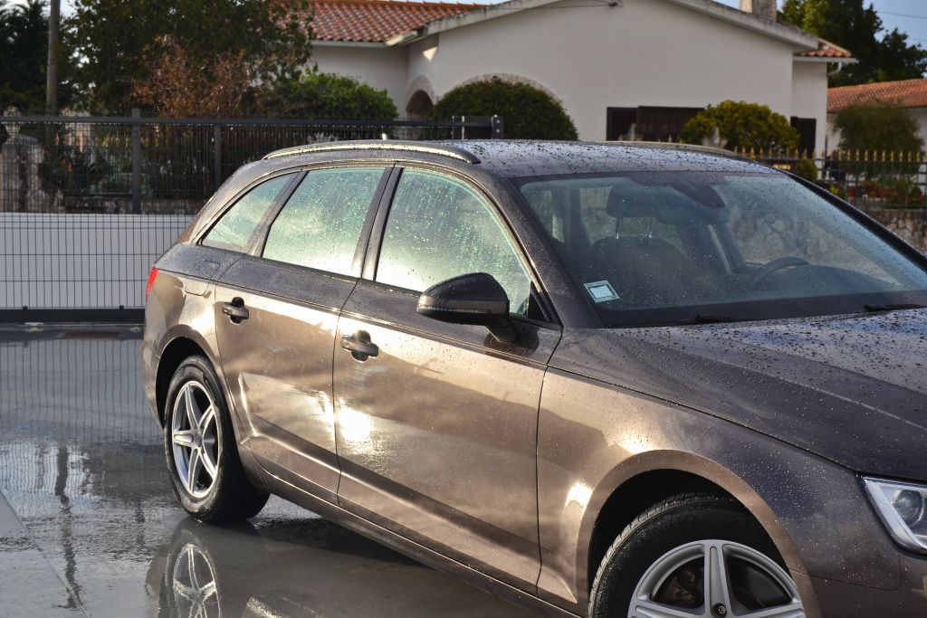 Audi A4 Avant 2.0 TDI 2017 - Image 4