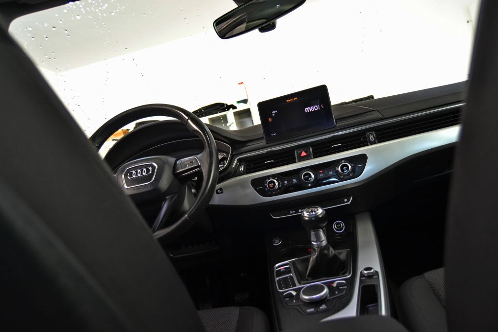 Audi A4 Avant 2.0 TDI 2017 - Image 15