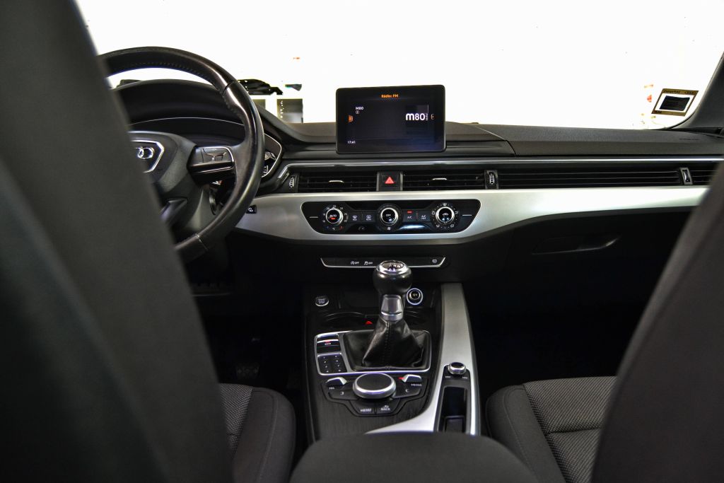 Audi A4 Avant 2.0 TDI 2017 - Image 16