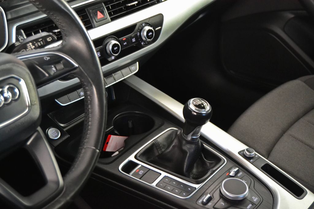 Audi A4 Avant 2.0 TDI 2017 - Image 17