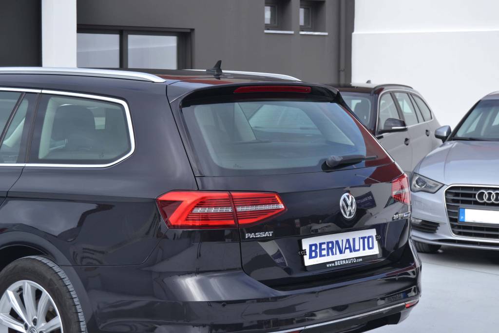 VW Passat Variant 2.0 TDI HIGHLINE 2016 - Image 8