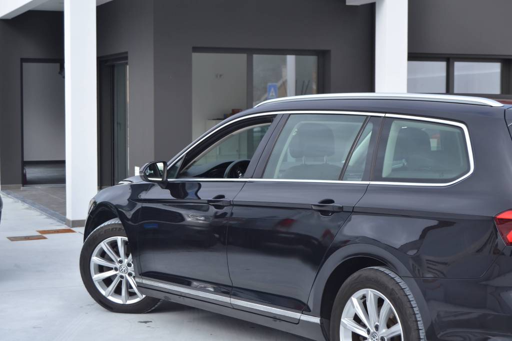 VW Passat Variant 2.0 TDI HIGHLINE 2016 - Image 11