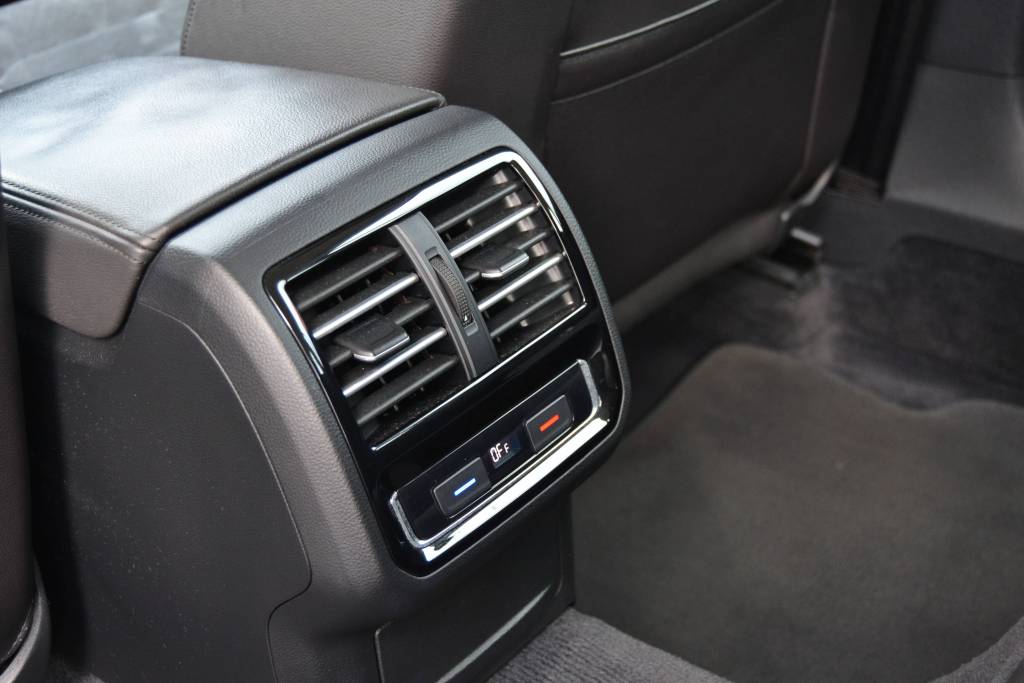 VW Passat Variant 2.0 TDI HIGHLINE 2016 - Image 20