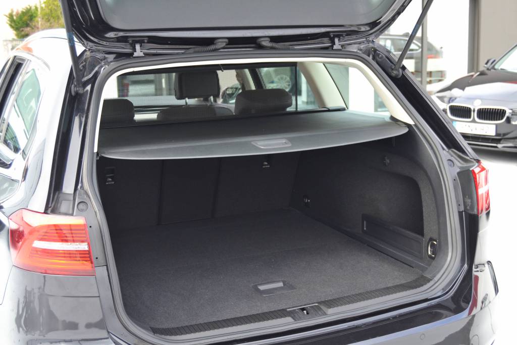 VW Passat Variant 2.0 TDI HIGHLINE 2016 - Image 21